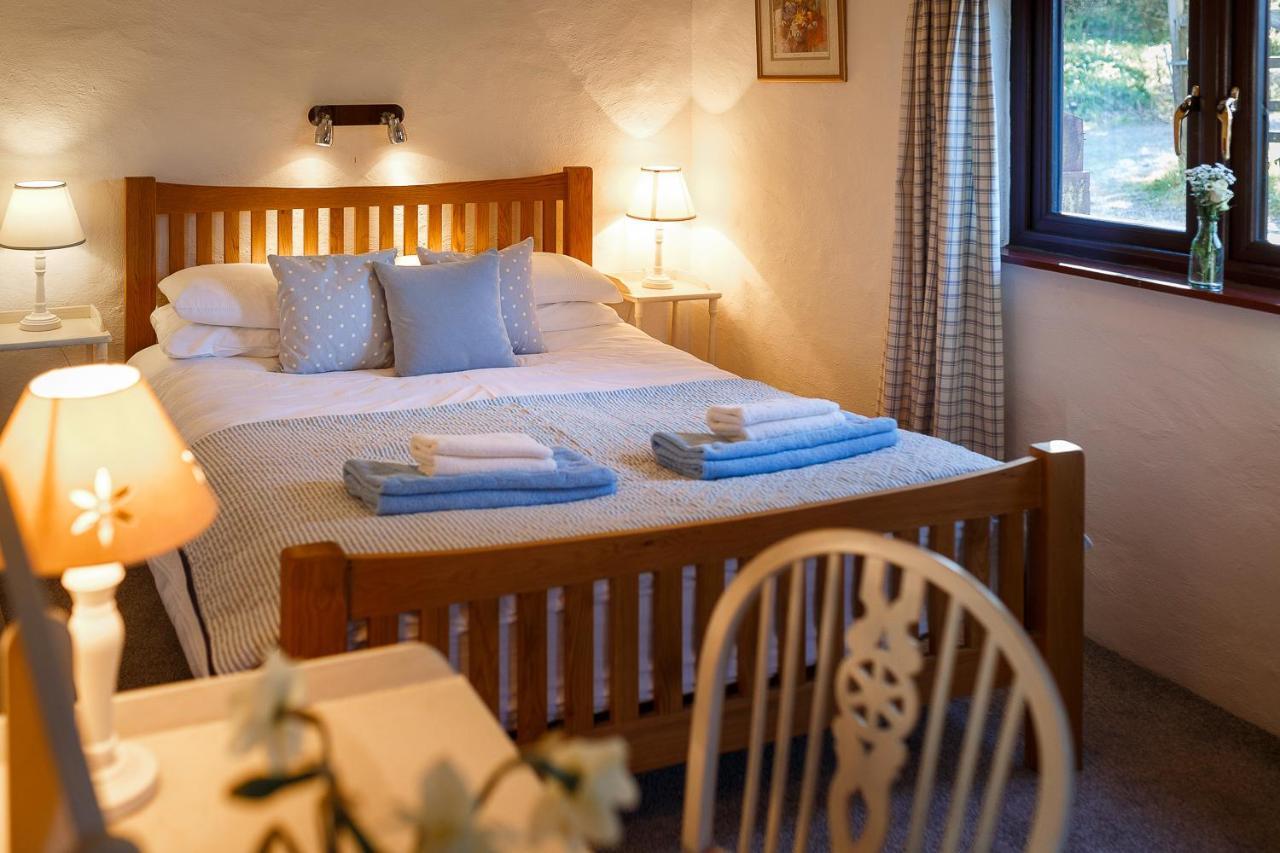 The Snug At Cornish Barn Holidays Труро Экстерьер фото